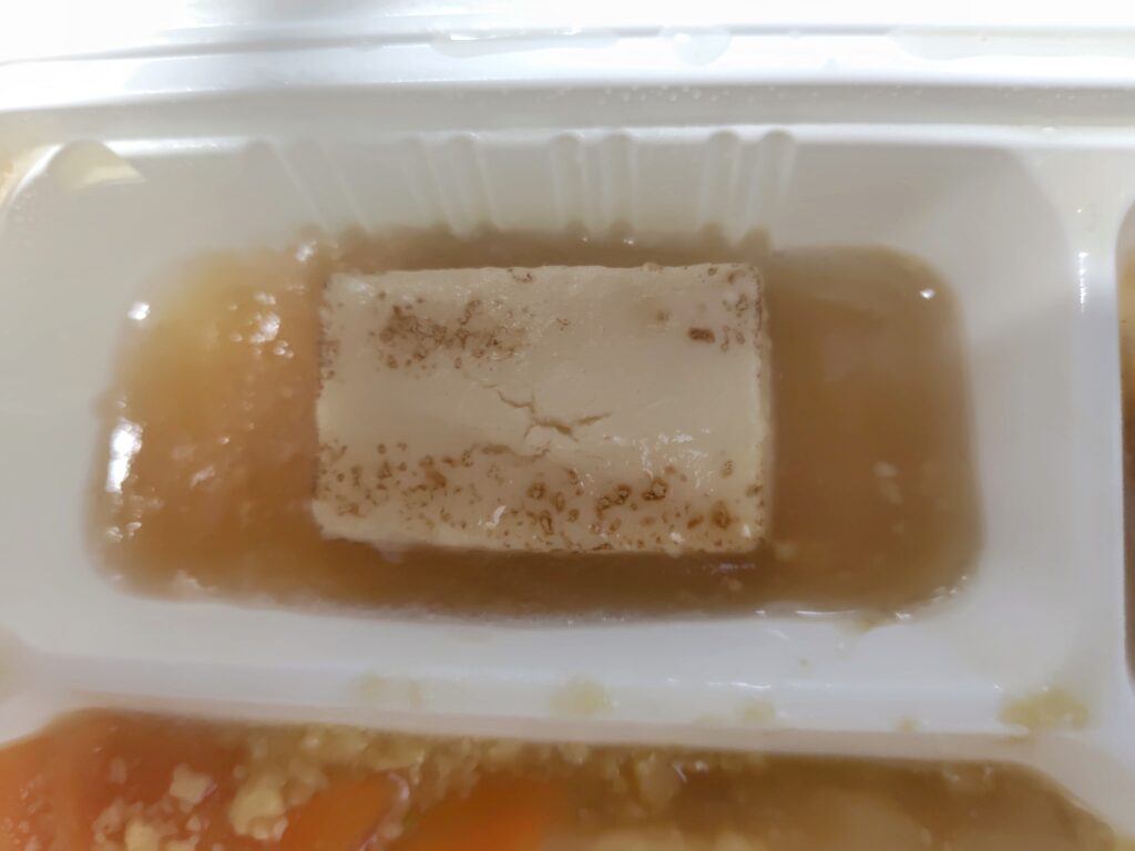 白身魚の卵とじ、副菜:焼き豆腐の生姜たれ